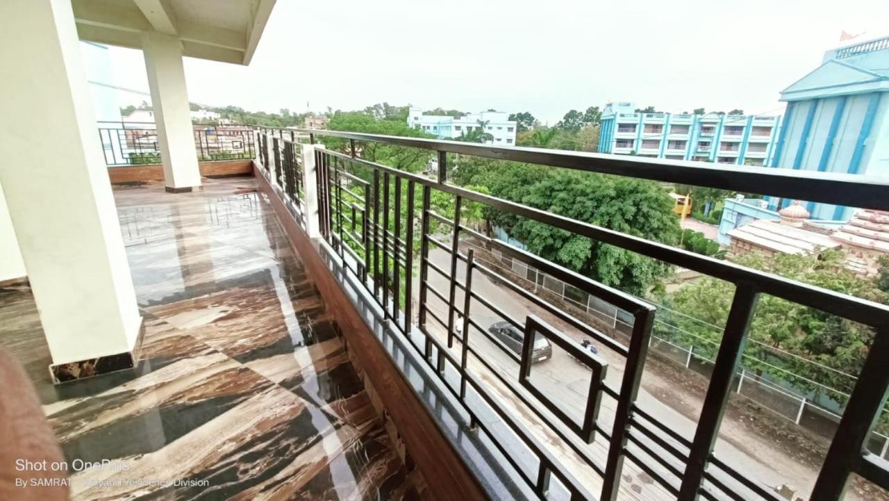 Kalyani Trisplanet酒店 外观 照片