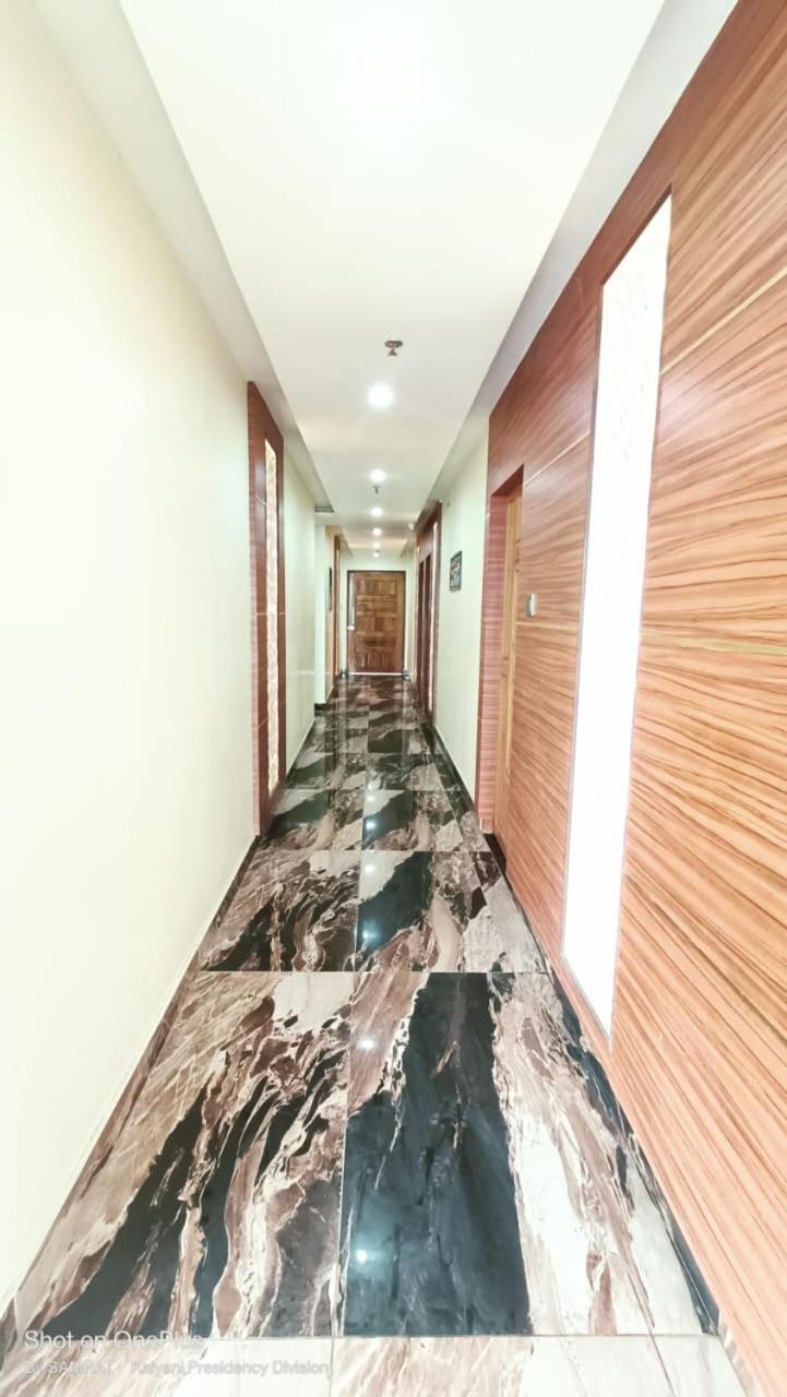 Kalyani Trisplanet酒店 外观 照片