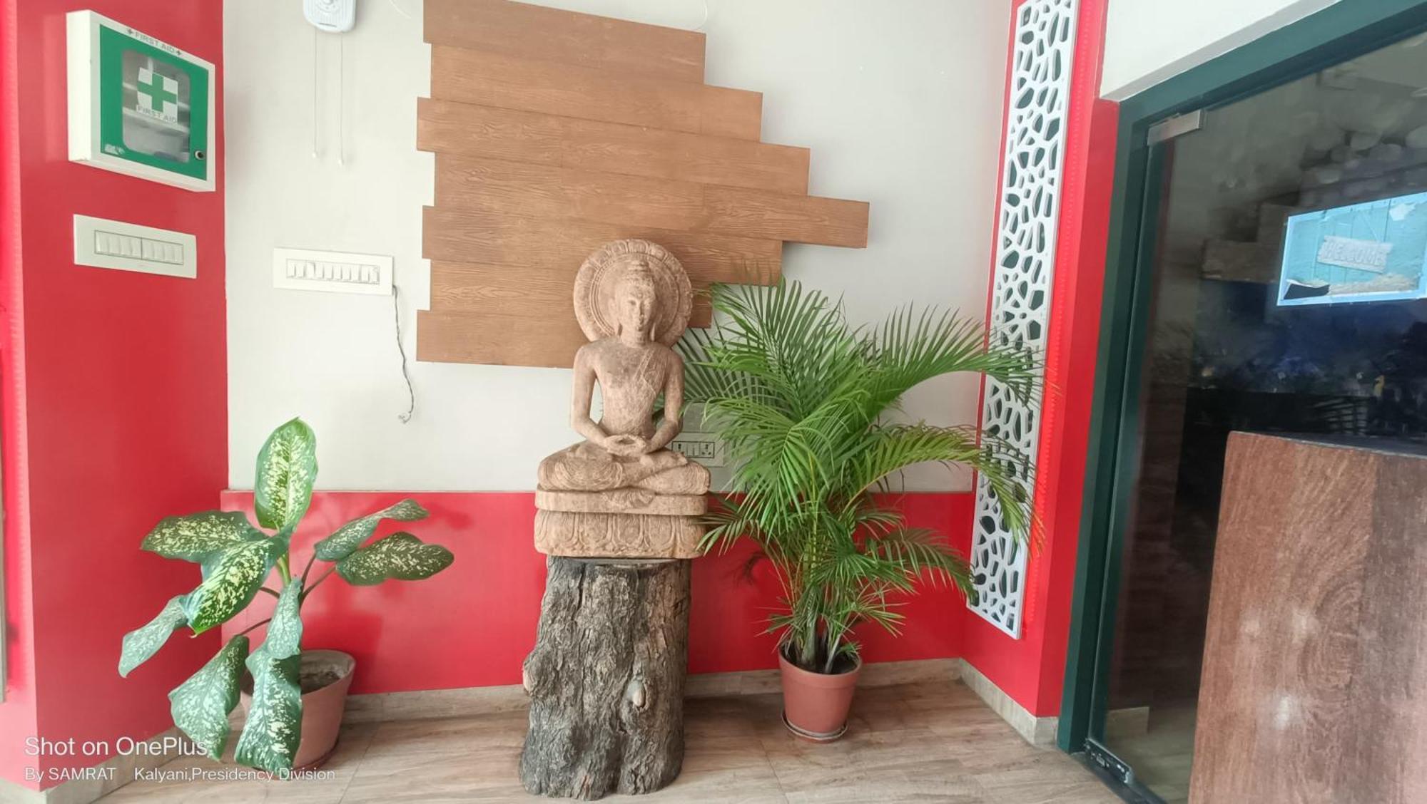 Kalyani Trisplanet酒店 外观 照片