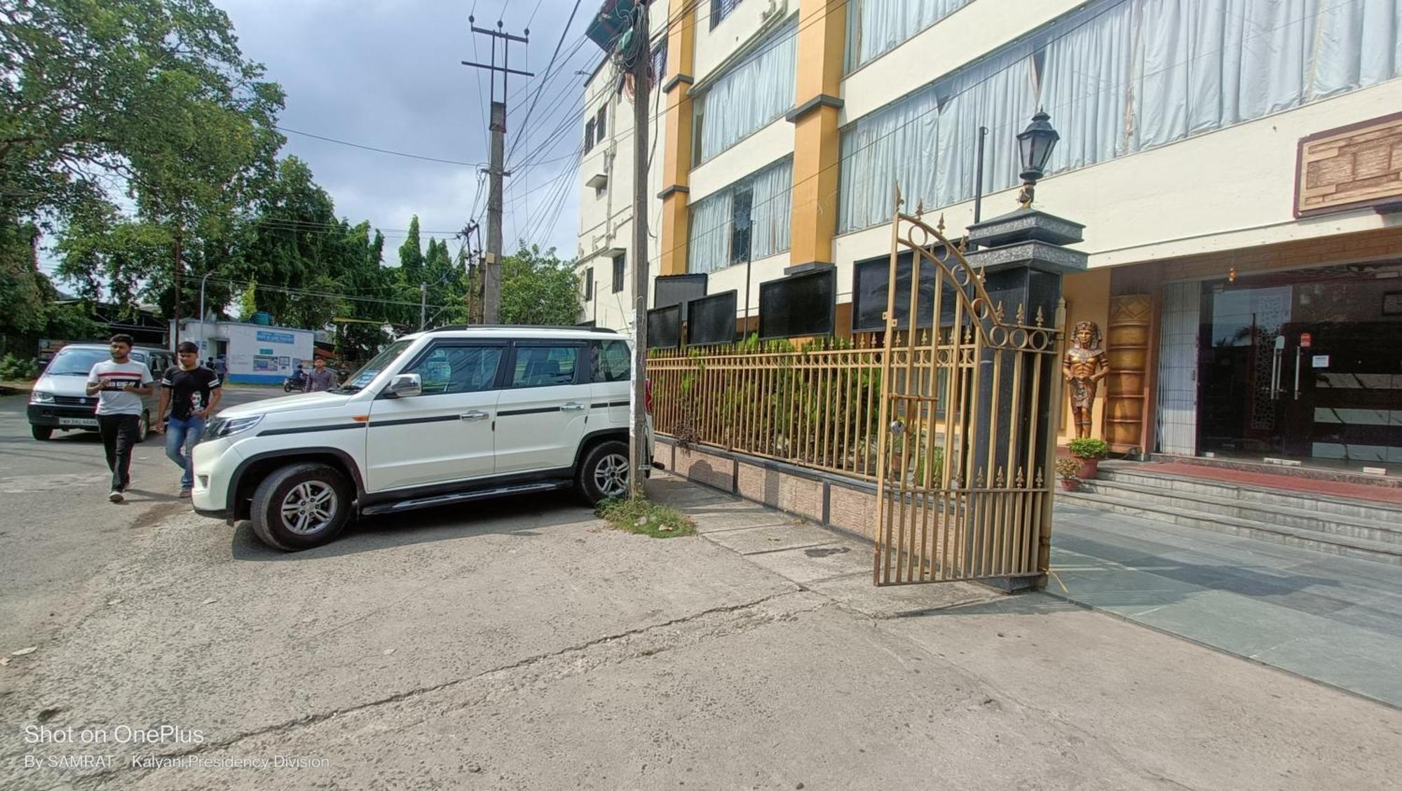Kalyani Trisplanet酒店 外观 照片