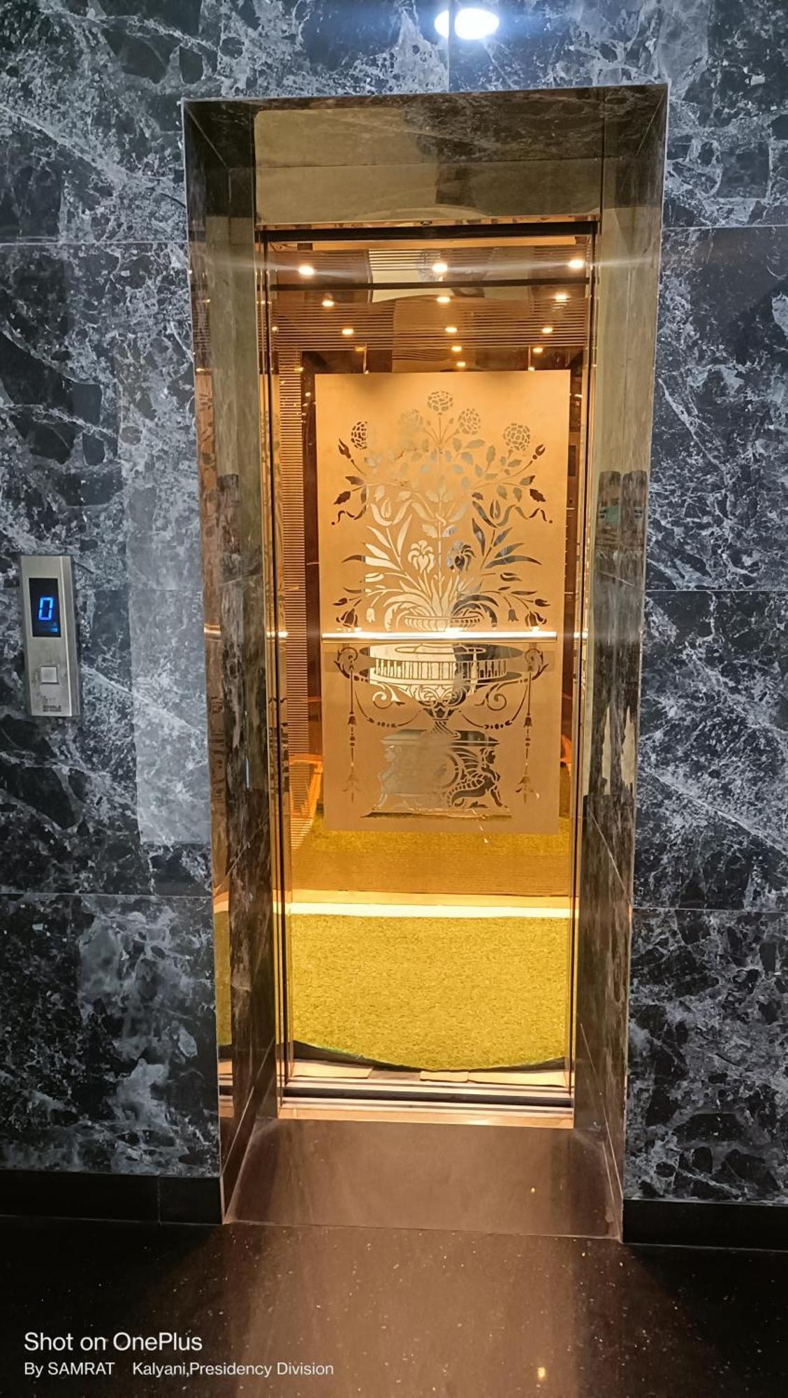 Kalyani Trisplanet酒店 外观 照片